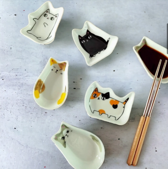 Japanese Style BLACK AND WHITE Cat Ceramic Tiny Plate