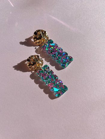 ALOE Chunky Wavy Holographic Glitter & Gold Studs